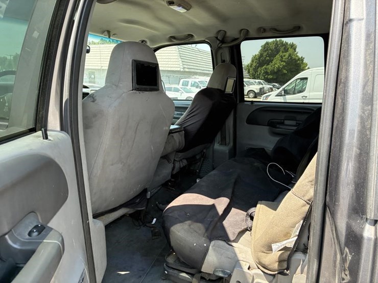 2004-ford-f350-image-11