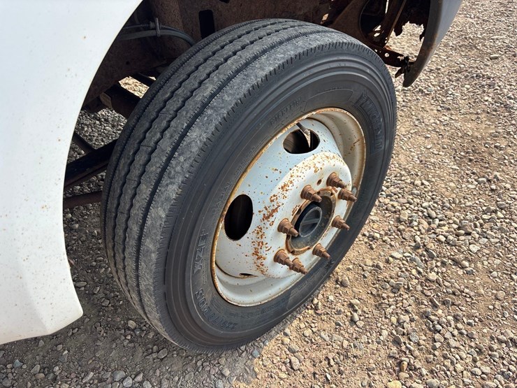 2002-ford-f550-image-24