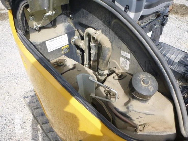 2022-deere-26g-image-42
