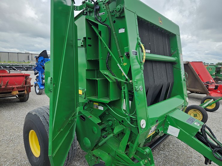 2008-john-deere-568-image-10