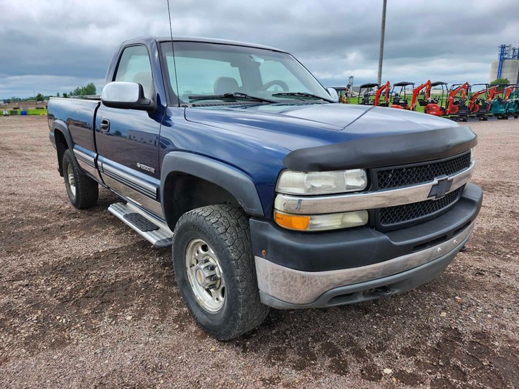 2002-chevrolet-silverado-1500-image-2