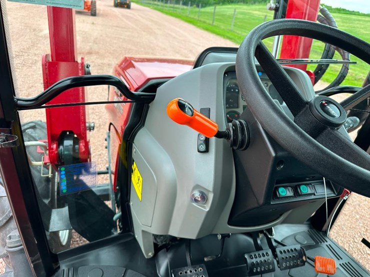 2023-case-ih-farmall-75a-image-60