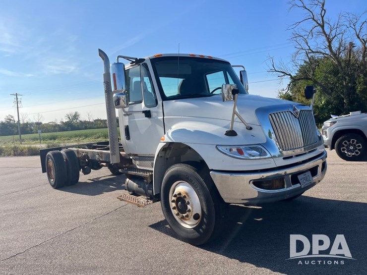2012-international-durastar-4400-image-16