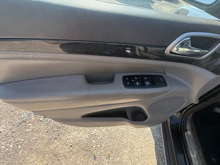 2013-jeep-grand-cherokee-image-22