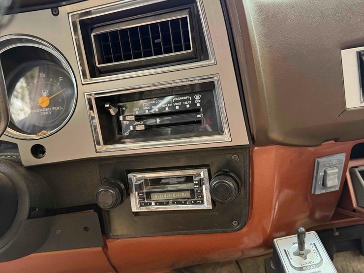 1983-chevy-silverado-10-snowplow-pickup-image-32