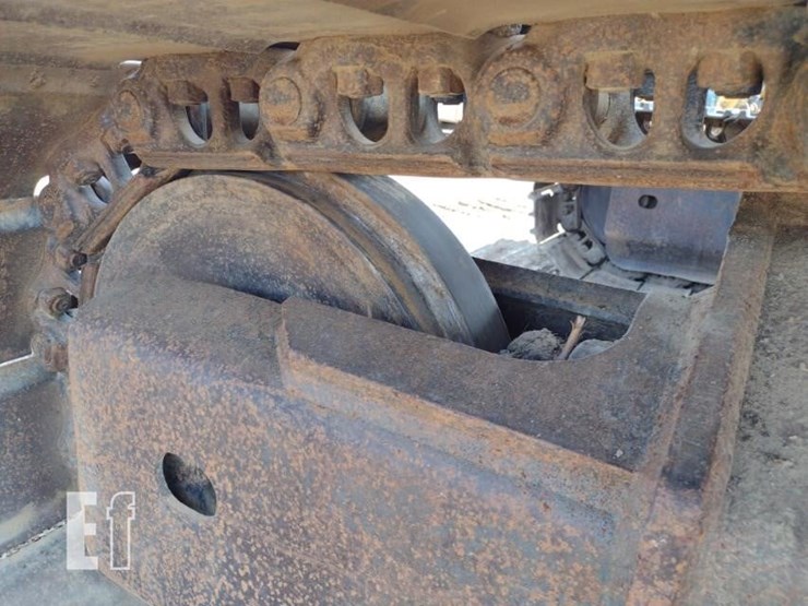 2011-komatsu-pc228us-lc-8-image-24