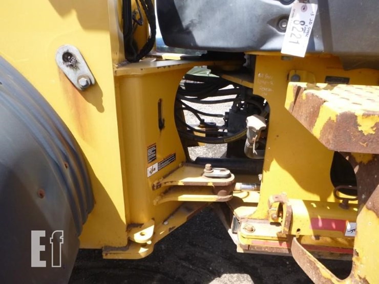 2013-deere-544k-image-23