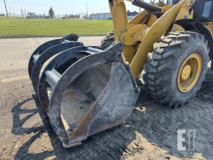 2021-caterpillar-920-image-26