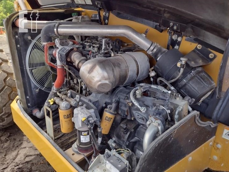 2021-caterpillar-tl1055-image-27