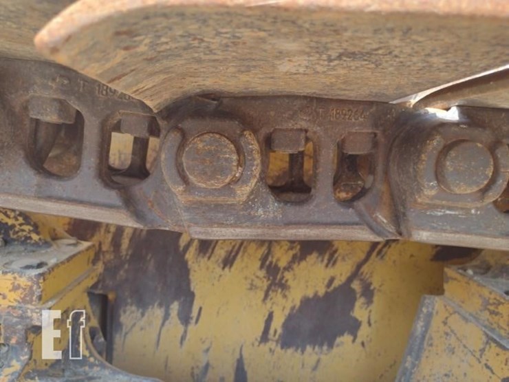 2011-deere-850k-image-27