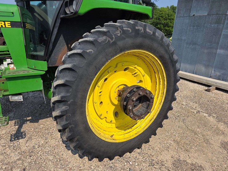 1990-john-deere-4455-image-29