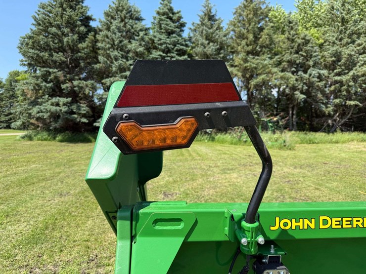 2021-john-deere-c12r-image-14