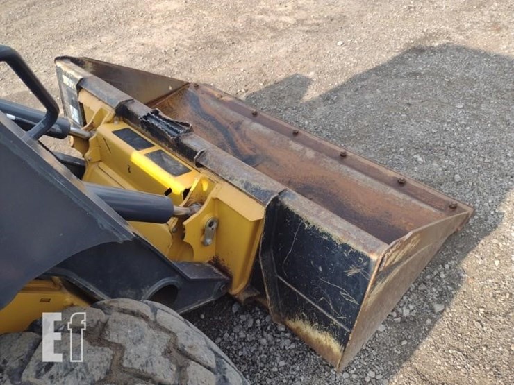 2020-deere-324g-image-17