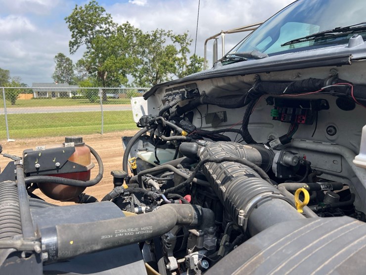 2012-ford-f650-image-13