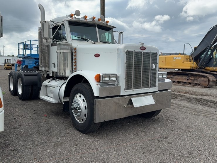 2003-peterbilt-379-image-3