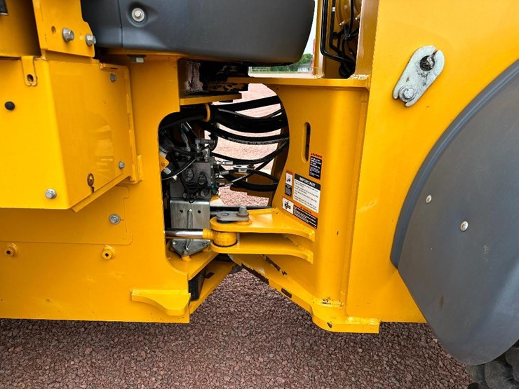 2018-deere-524kii-image-33