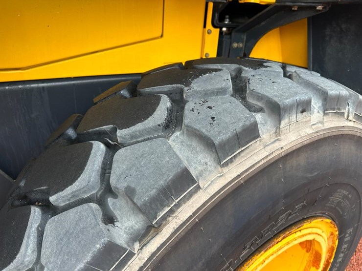 2013-komatsu-wa200pz-6-image-9