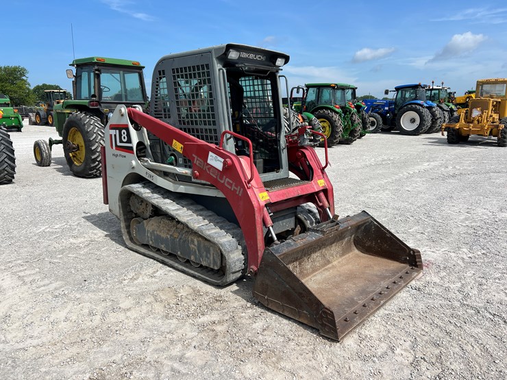2019-takeuchi-tl8-image-1
