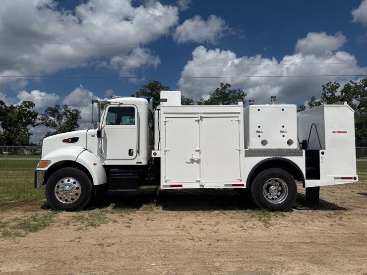 2007-peterbilt-pb335-lube-truck-image-1
