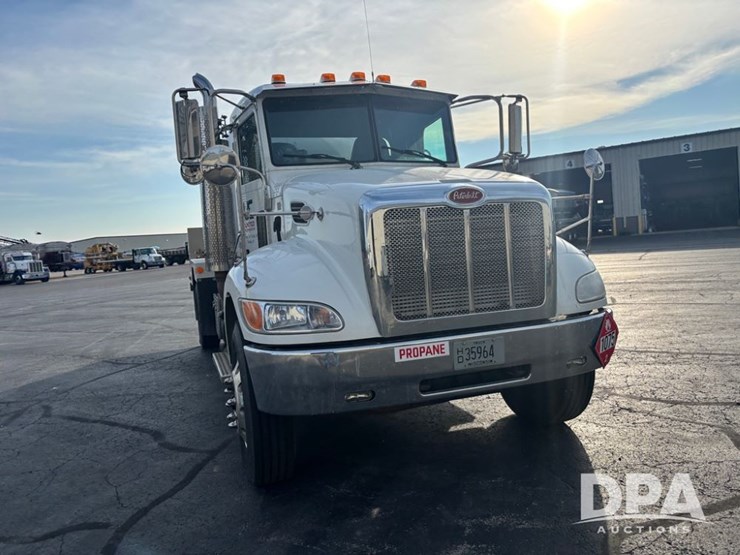 2013-peterbilt-337-image-20