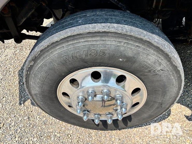 2016-kenworth-t880-image-22