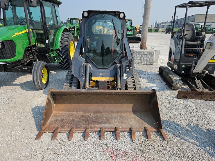2020-deere-317g-image-2
