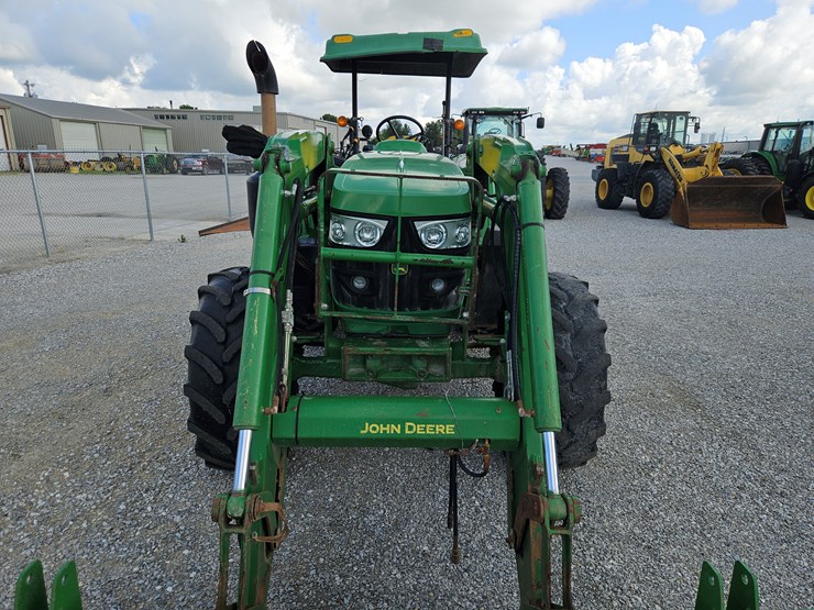 2017-john-deere-6120m-image-4