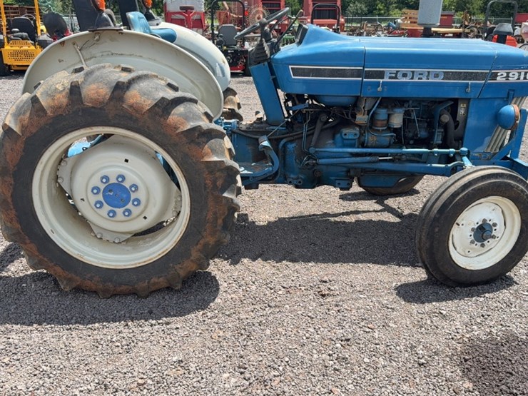 ford-2910-image-5