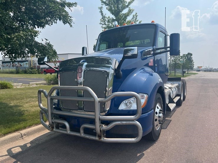 2019-kenworth-t680-image-1