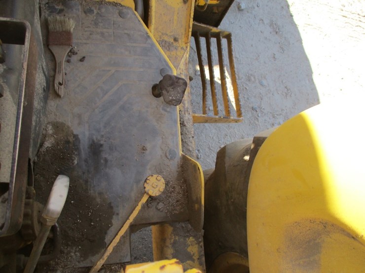 new-holland-545d-image-10