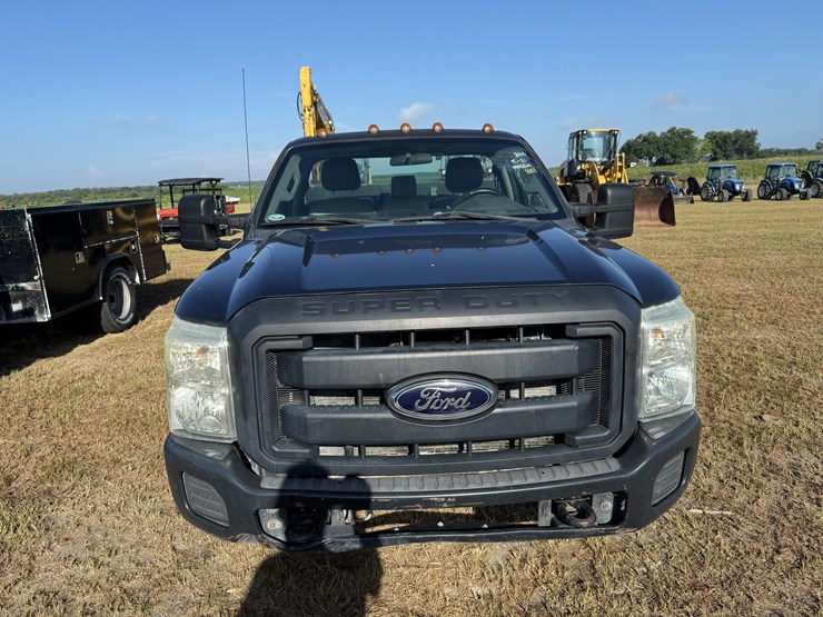 2015-ford-f350-xl-image-3
