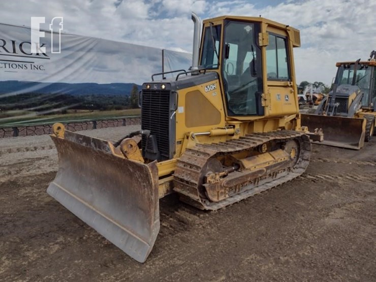 2004-deere-650h-xlt-image-46