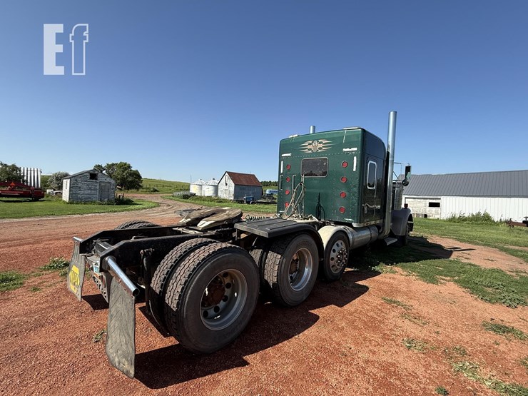2005-kenworth-w900-image-6