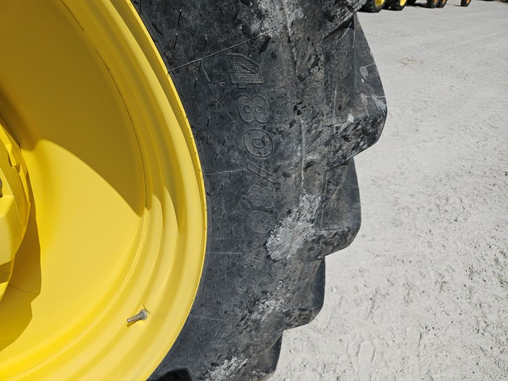 2014-john-deere-8335r-image-11