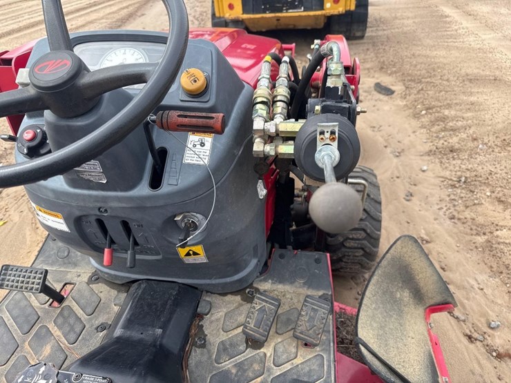 mahindra-emax-25-image-19