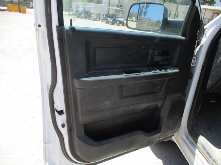 2015-dodge-ram-1500-image-14
