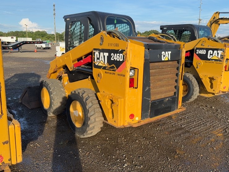 caterpillar-246d-image-10