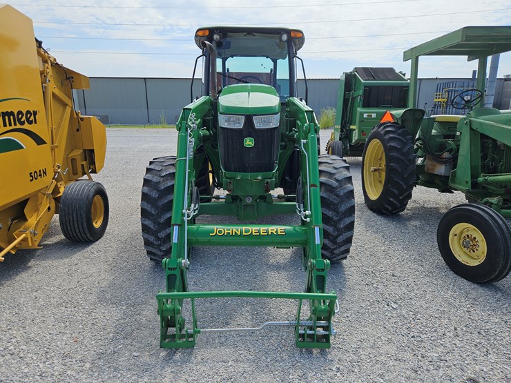 2013-john-deere-6115d-image-2