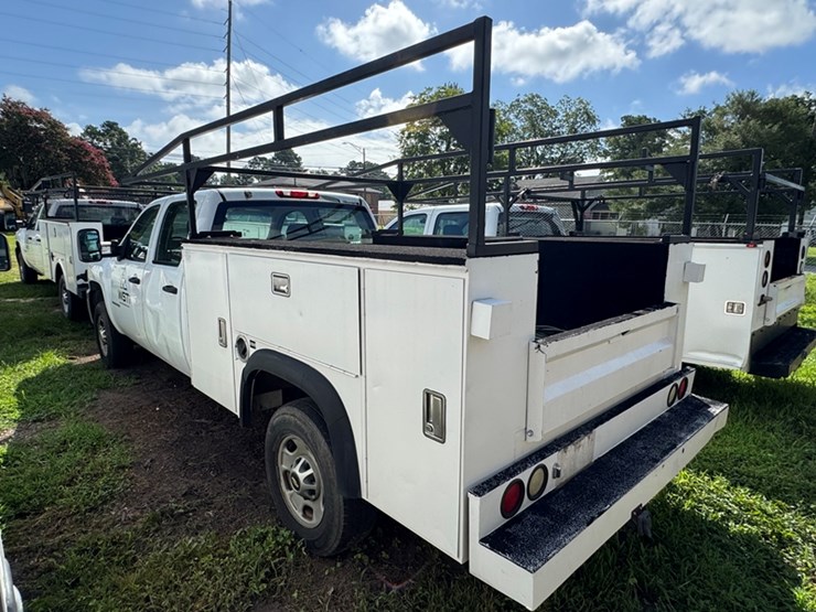 2011-chevrolet-silverado-2500-image-4