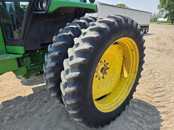 1988-john-deere-4650-image-33