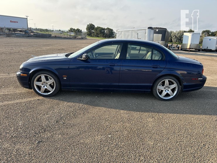 2003-jaguar-image-7