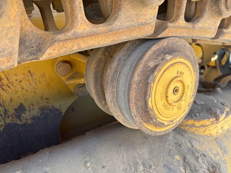 2021-caterpillar-953-image-15