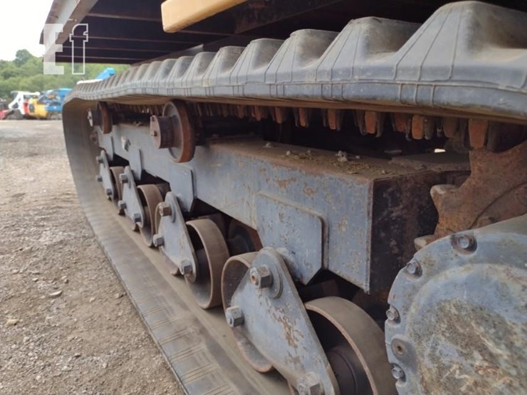 2015-morooka-mst800vd-image-16