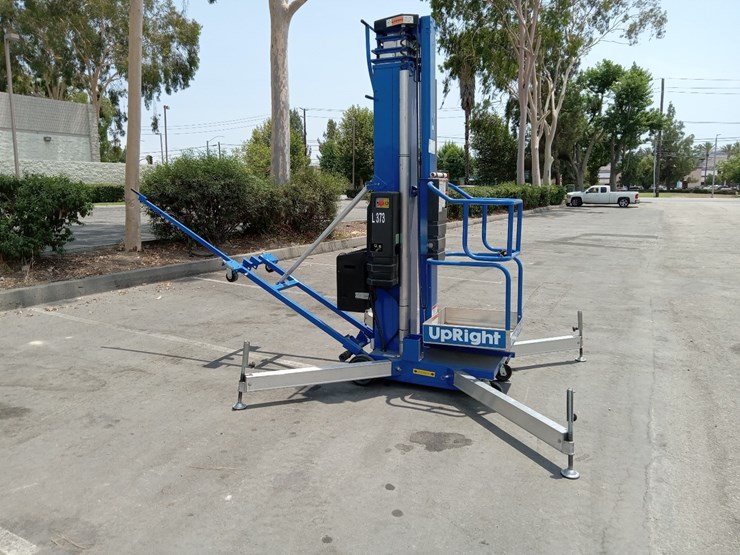 lot#-169-upright-lift-ul-40-d/c-ev-lift-image-1