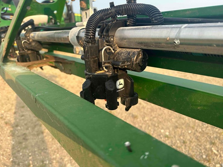2018-john-deere-r4045-image-21