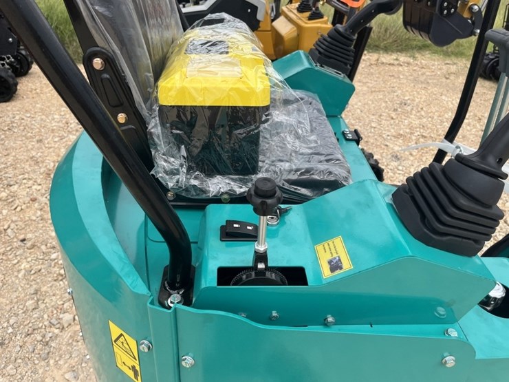 cfg-h15r-mini-excavator-image-9