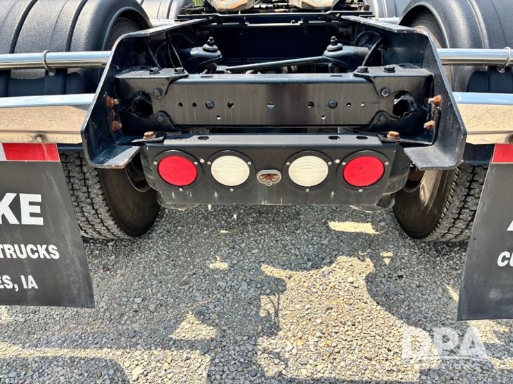 2014-kenworth-w900-image-40