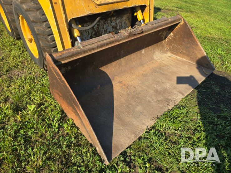 2015-john-deere-315-image-9