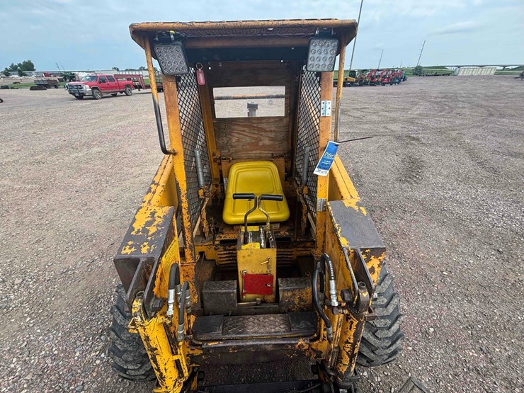 hydra-mac-inc.-1300-skid-steer-image-14