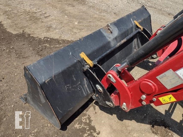 2022-case-ih-farmall-75a-image-19